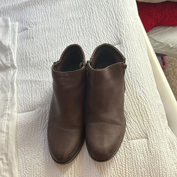 Brown ankle booties - Picture 2 of 2